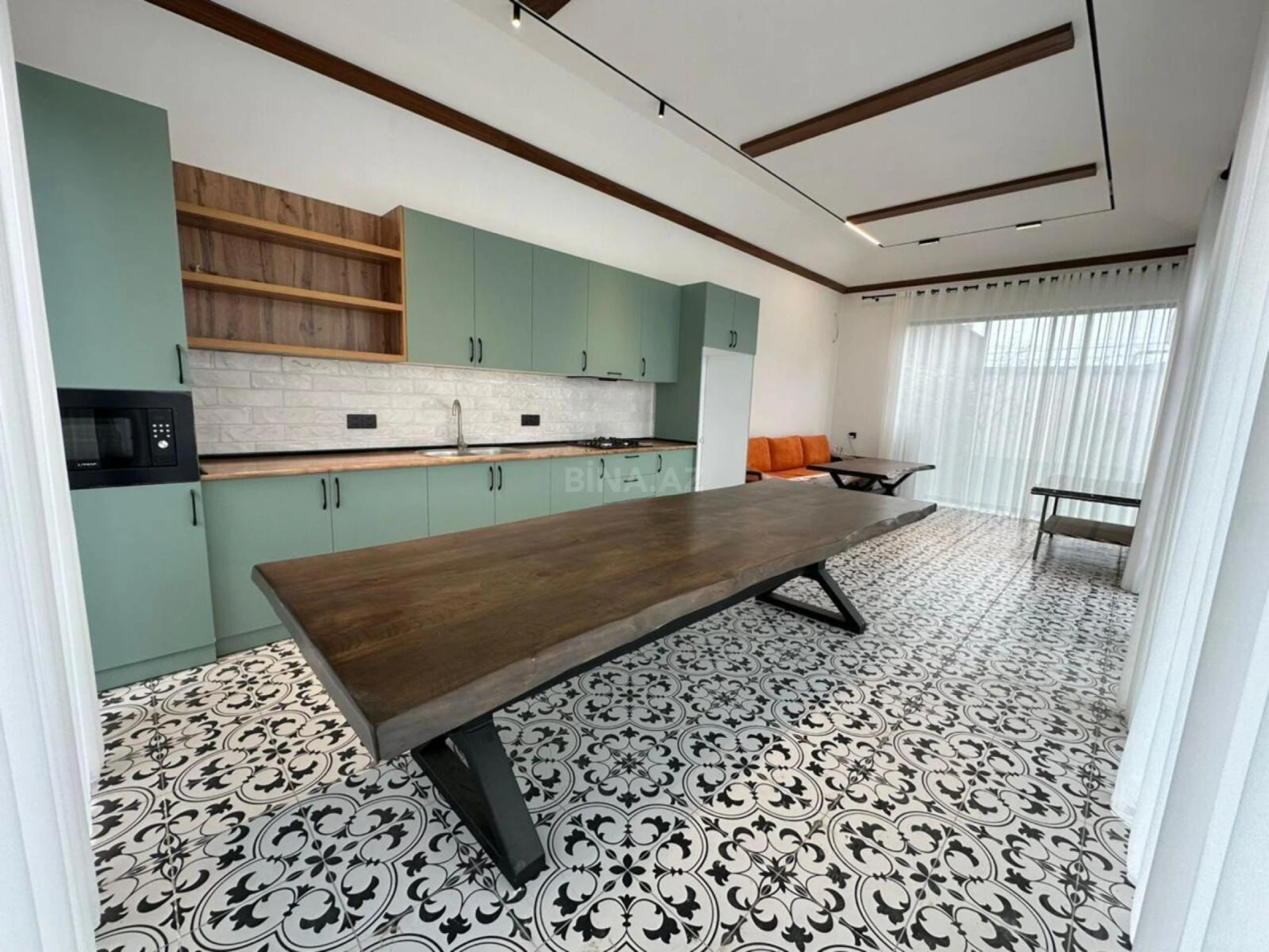 Kirayə verilir 5 otaqlı həyət evi 270 m²