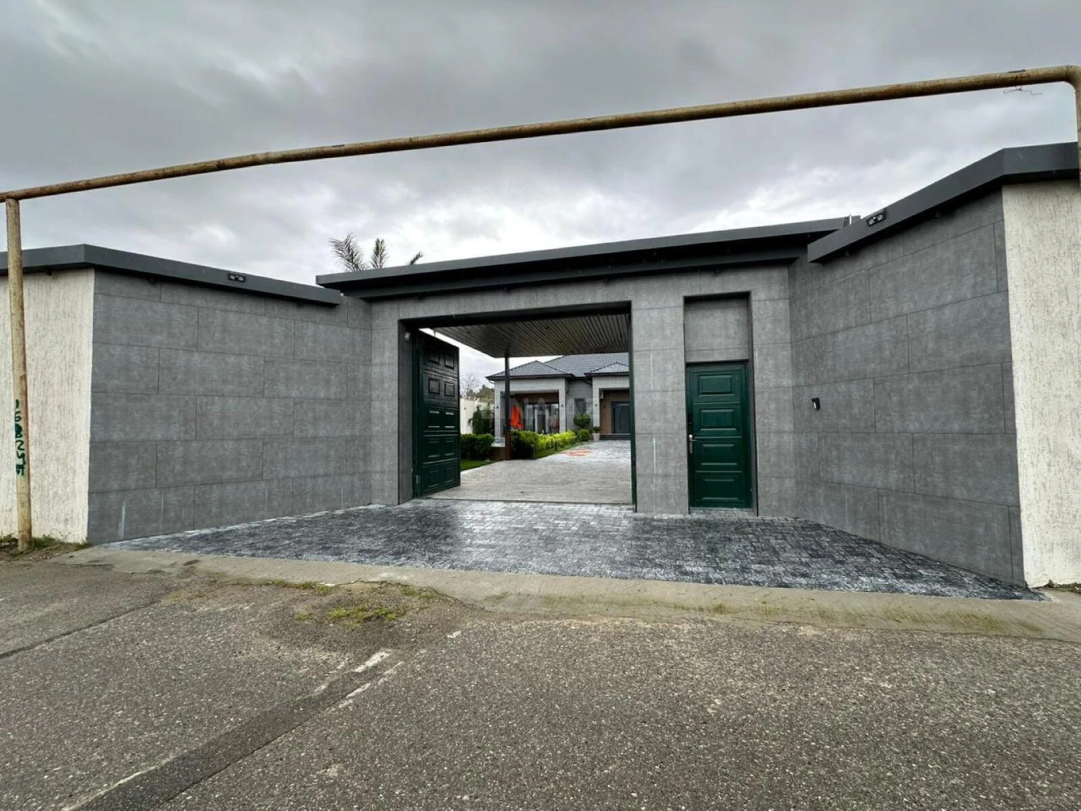 Kirayə verilir 5 otaqlı həyət evi 270 m²