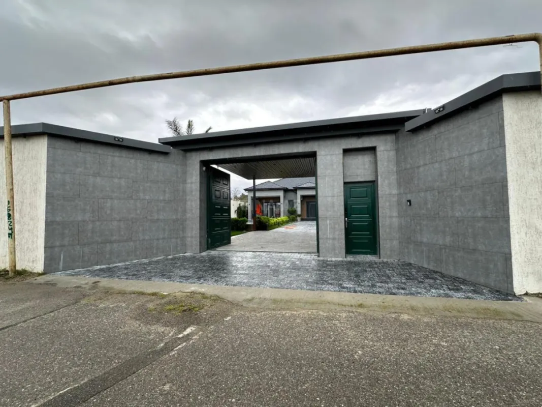 Kirayə verilir 5 otaqlı həyət evi 270 m²