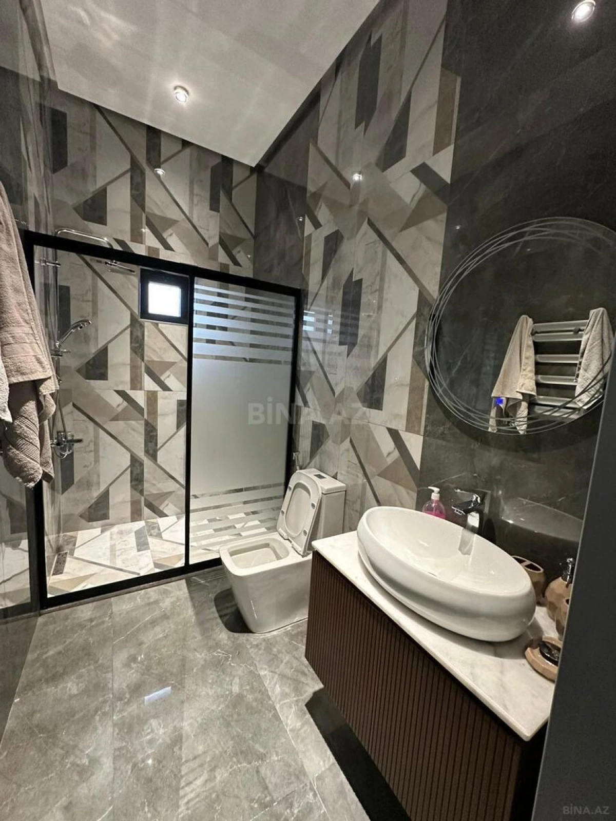 Kirayə verilir 5 otaqlı həyət evi 270 m²