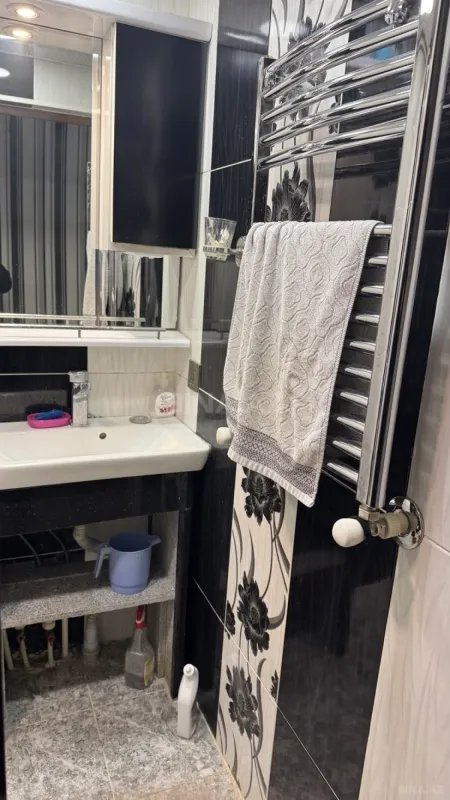 Satılır 4 otaqlı mənzil 85.7 m²