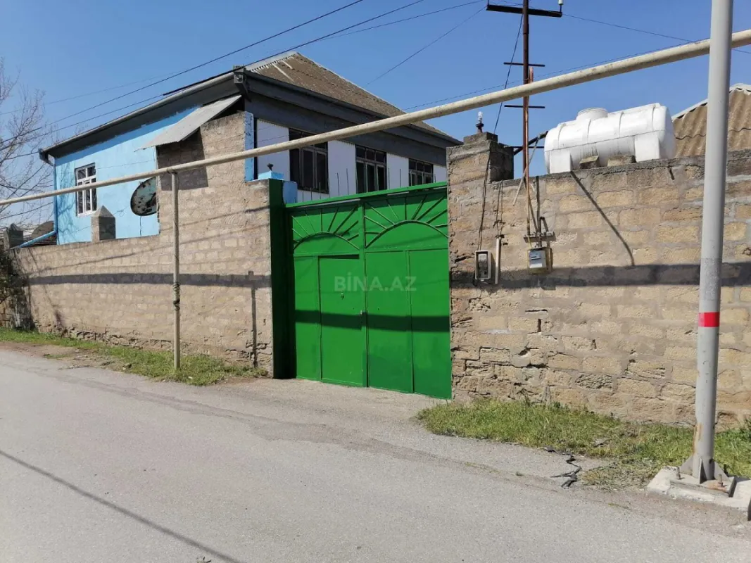 Satılır 5 otaqlı həyət evi 140 m²