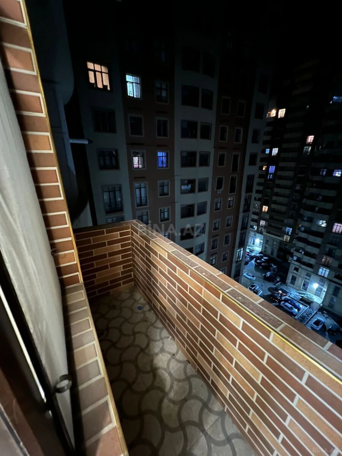 Kirayə verilir 4 otaqlı mənzil 140 m²