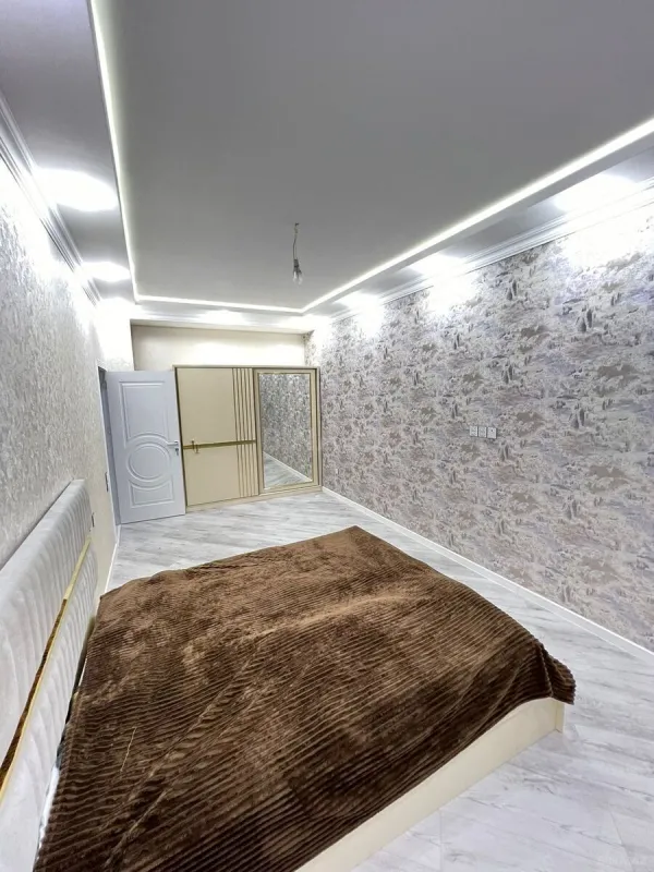 Kirayə verilir 4 otaqlı mənzil 140 m²
