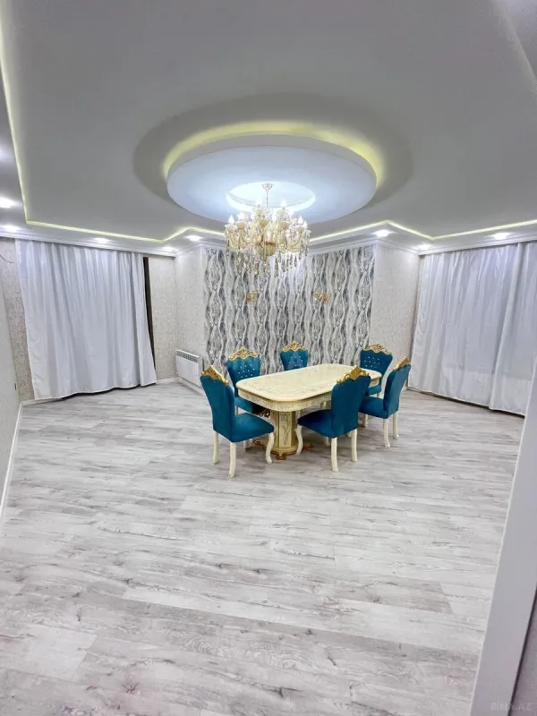 Kirayə verilir 4 otaqlı mənzil 140 m²
