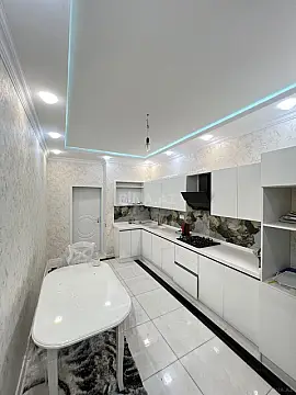 Kirayə verilir 4 otaqlı mənzil 140 m²