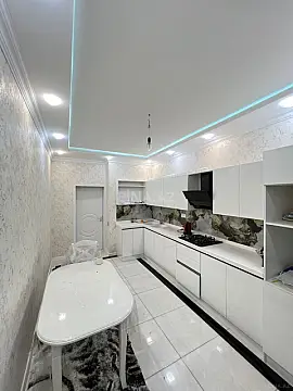 Kirayə verilir 4 otaqlı mənzil 140 m²