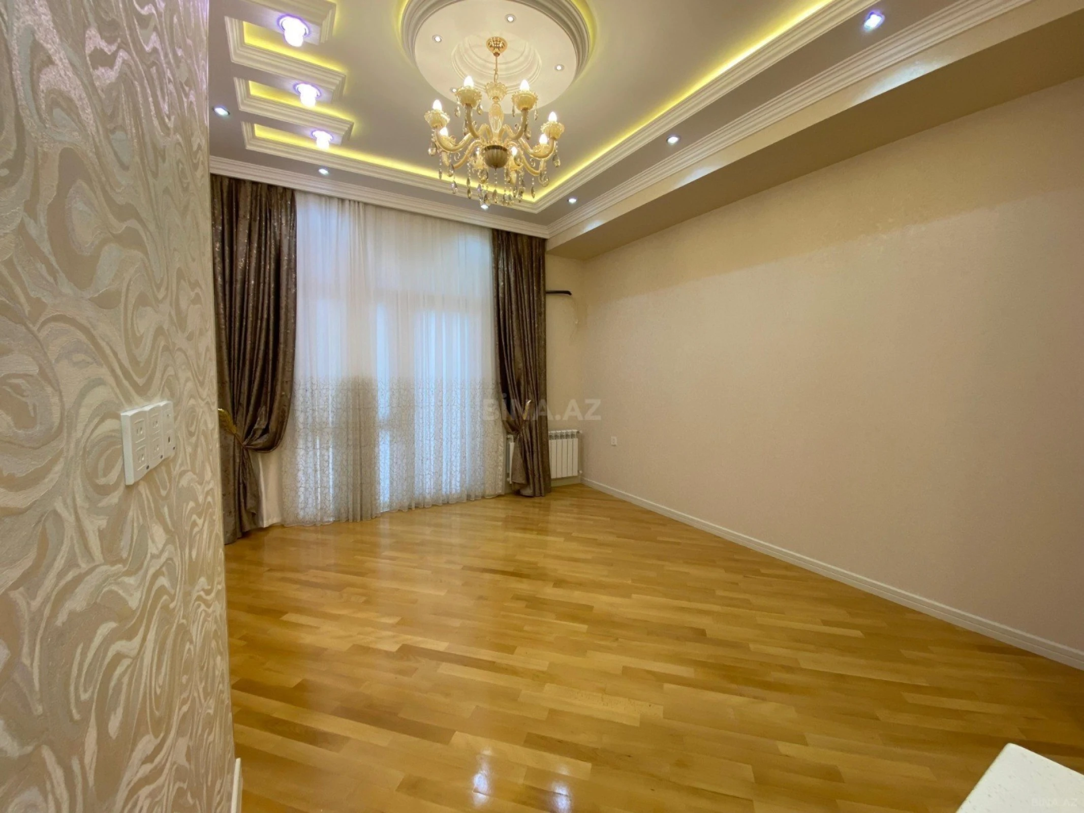 Satılır 3 otaqlı mənzil 102 m²