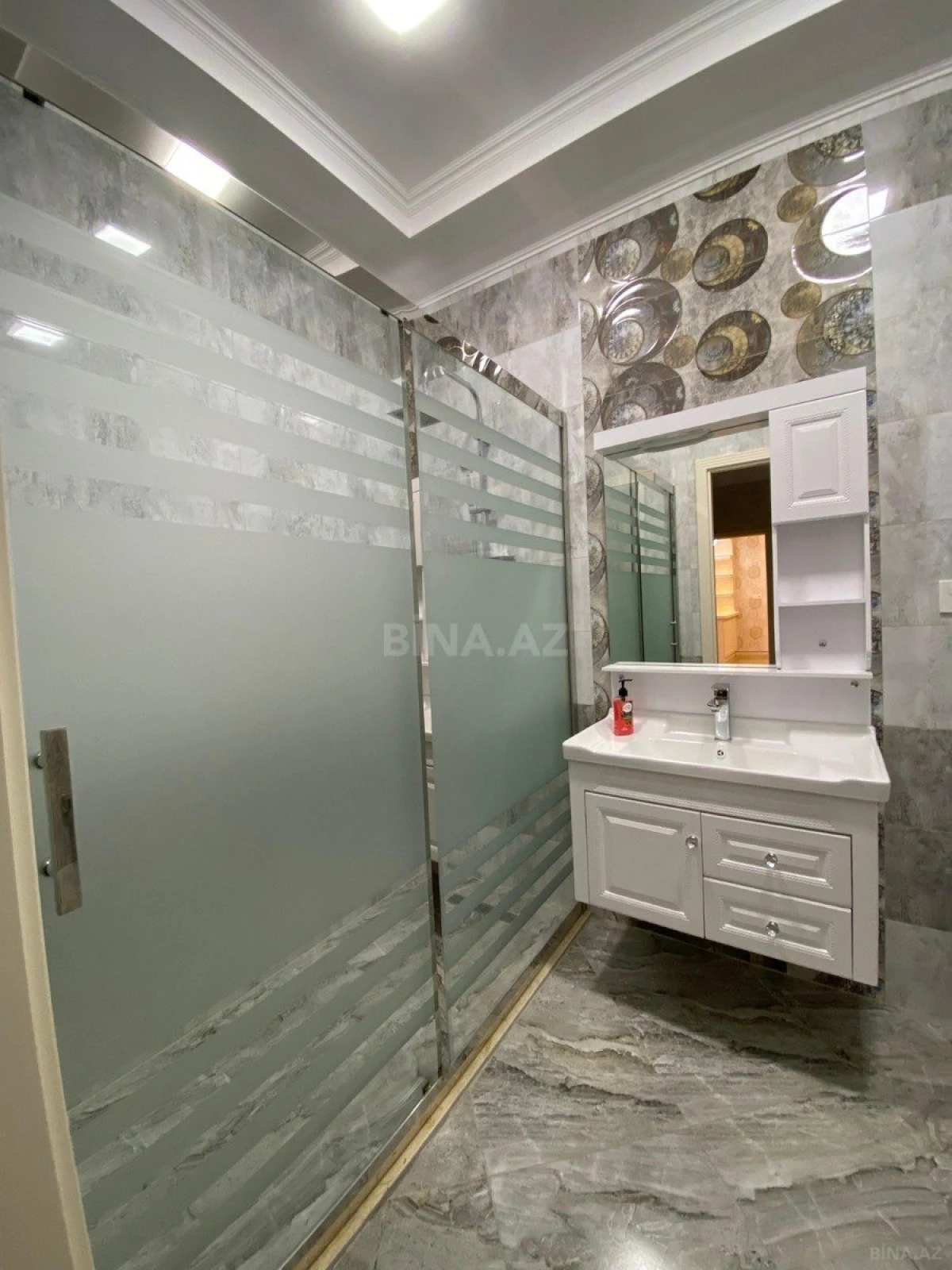 Satılır 3 otaqlı mənzil 102 m²