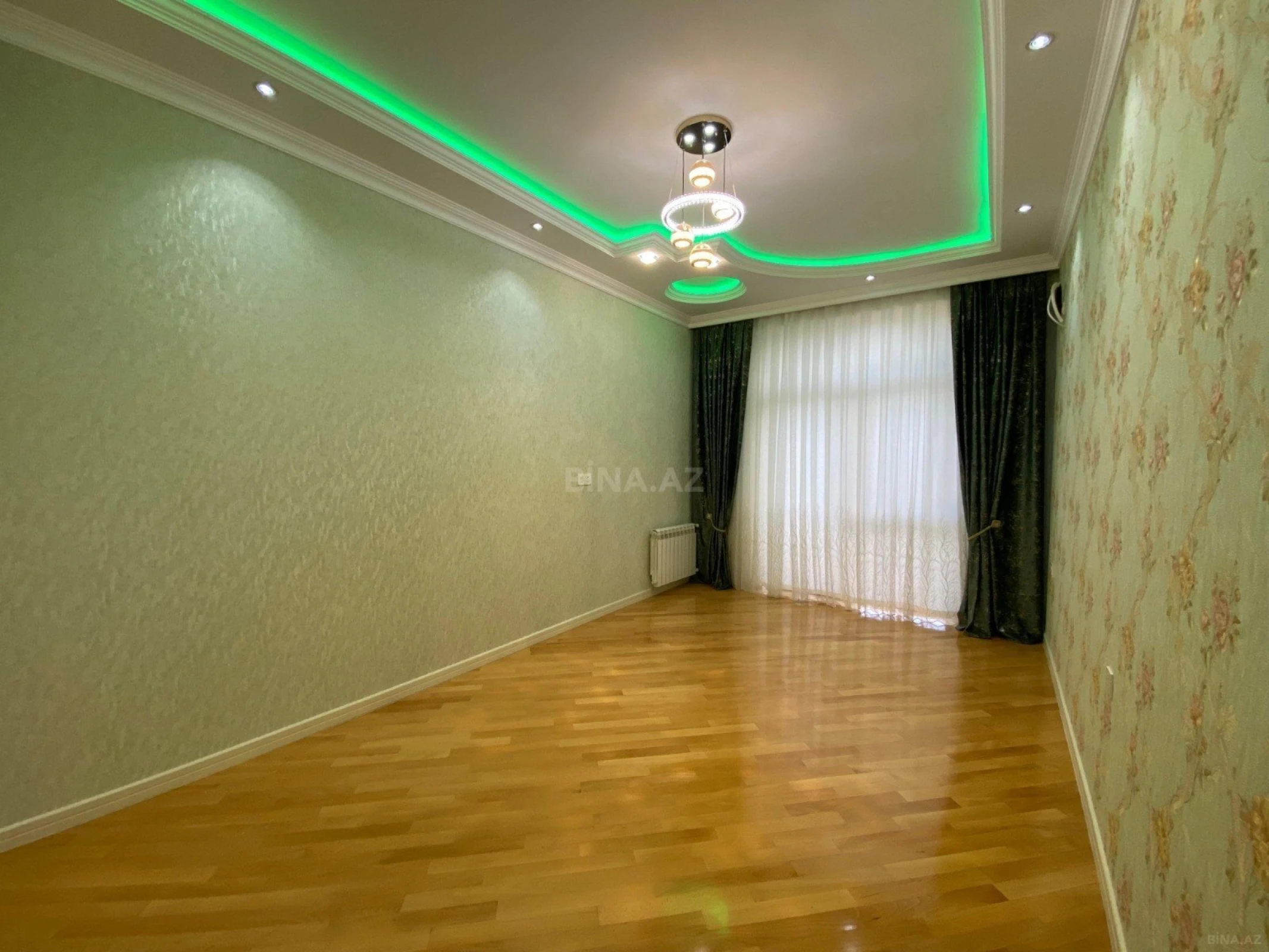 Satılır 3 otaqlı mənzil 102 m²