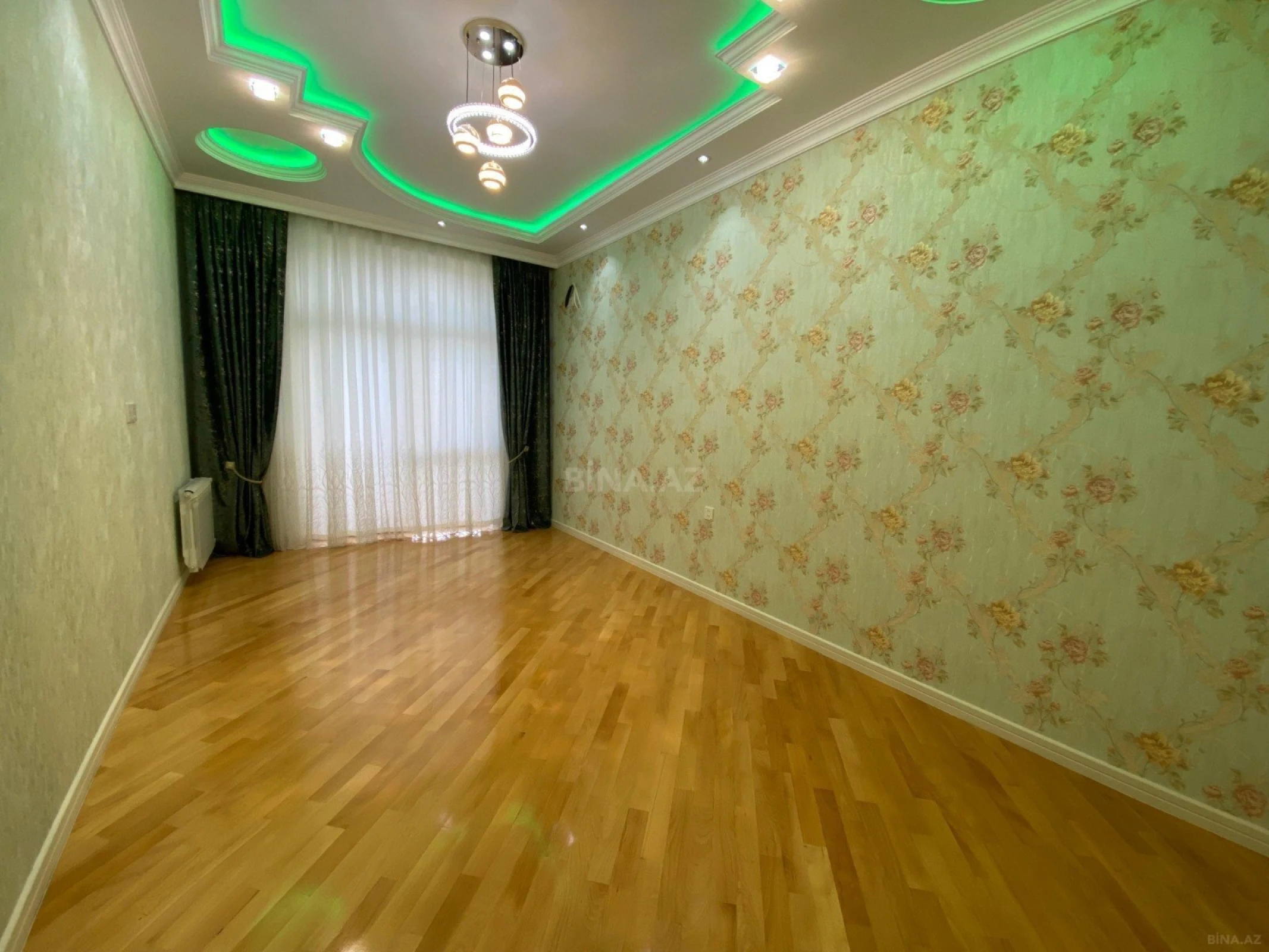 Satılır 3 otaqlı mənzil 102 m²