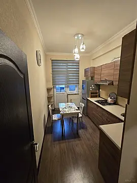Kirayə verilir 2 otaqlı mənzil 65 m²