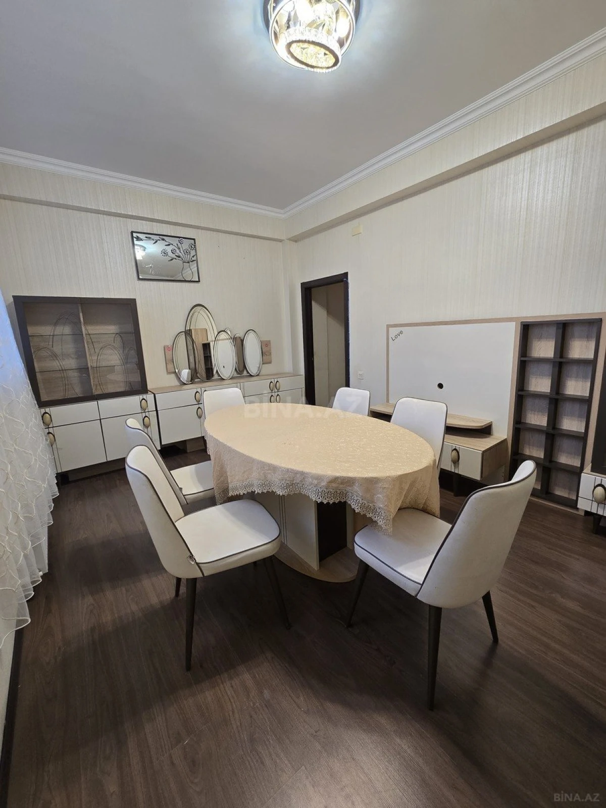 Kirayə verilir 2 otaqlı mənzil 65 m²