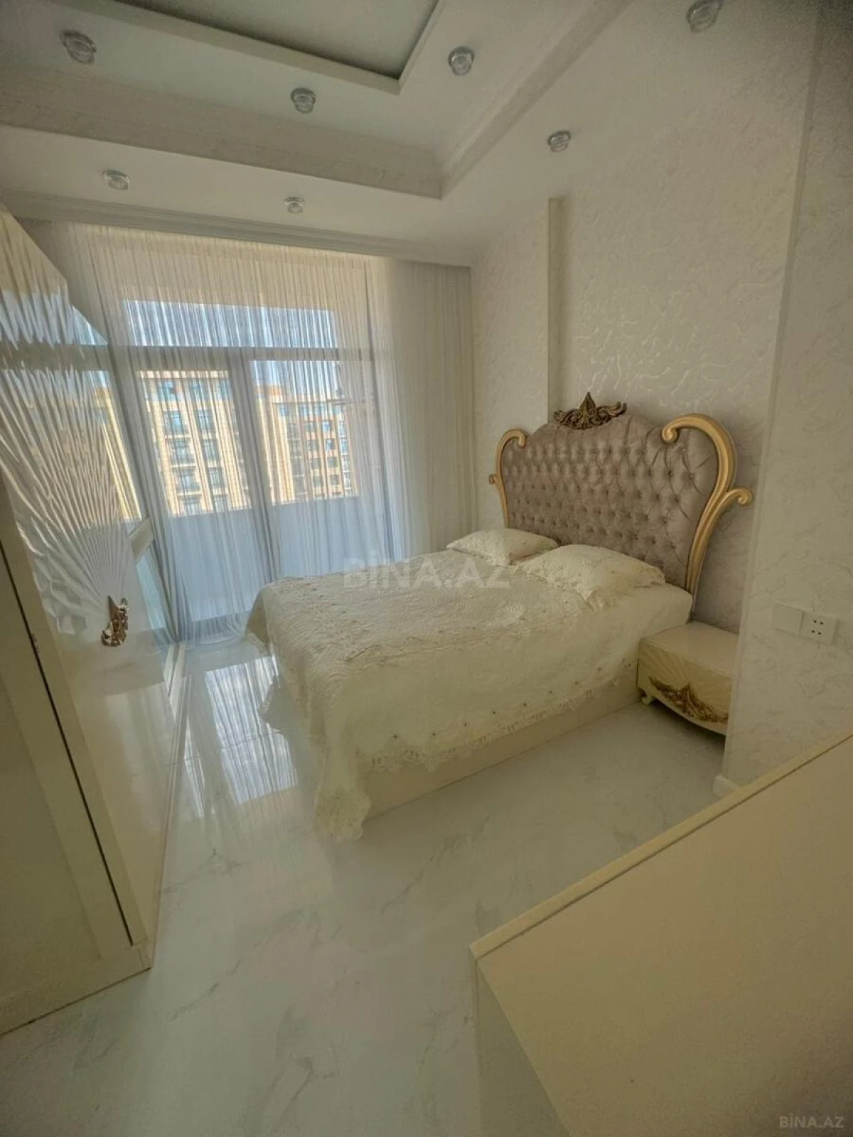 Kirayə verilir 2 otaqlı mənzil 65 m²