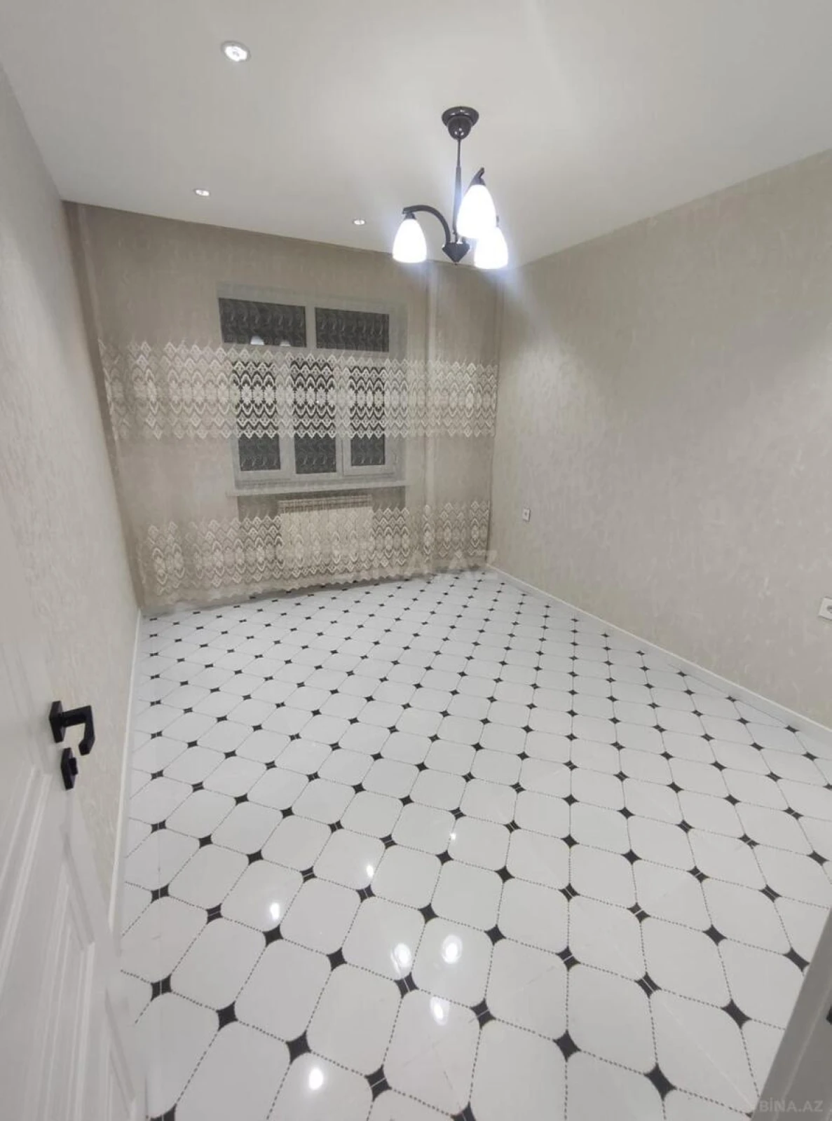 Kirayə verilir 2 otaqlı mənzil 90 m²