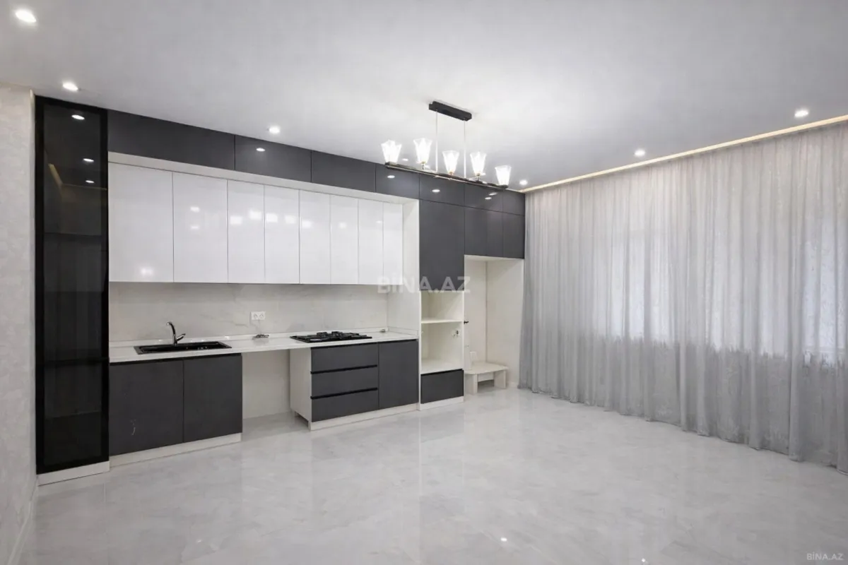 Satılır 3 otaqlı mənzil 126 m²