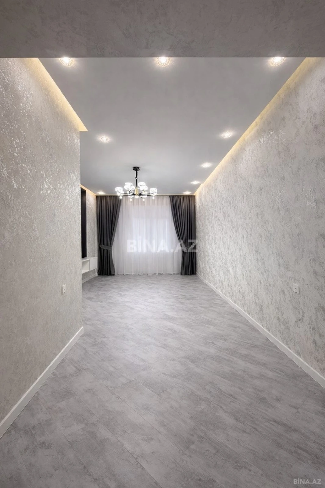 Satılır 3 otaqlı mənzil 126 m²