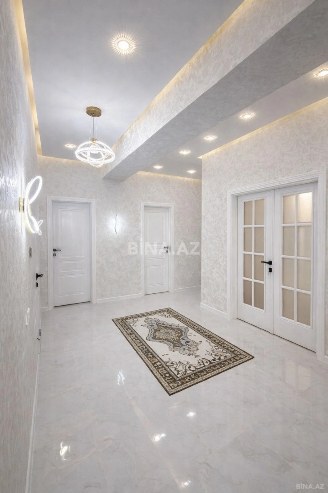 Satılır 3 otaqlı mənzil 126 m²