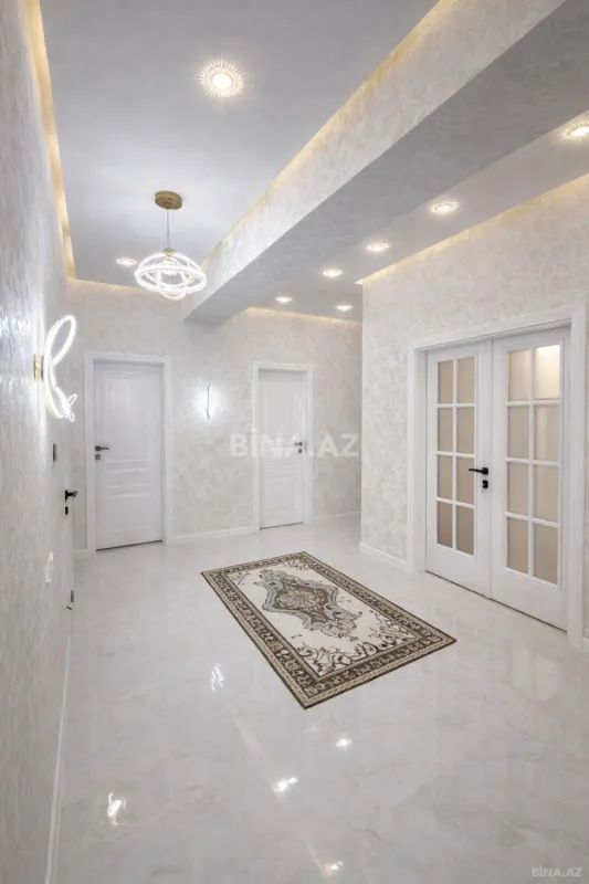 Satılır 3 otaqlı mənzil 126 m²