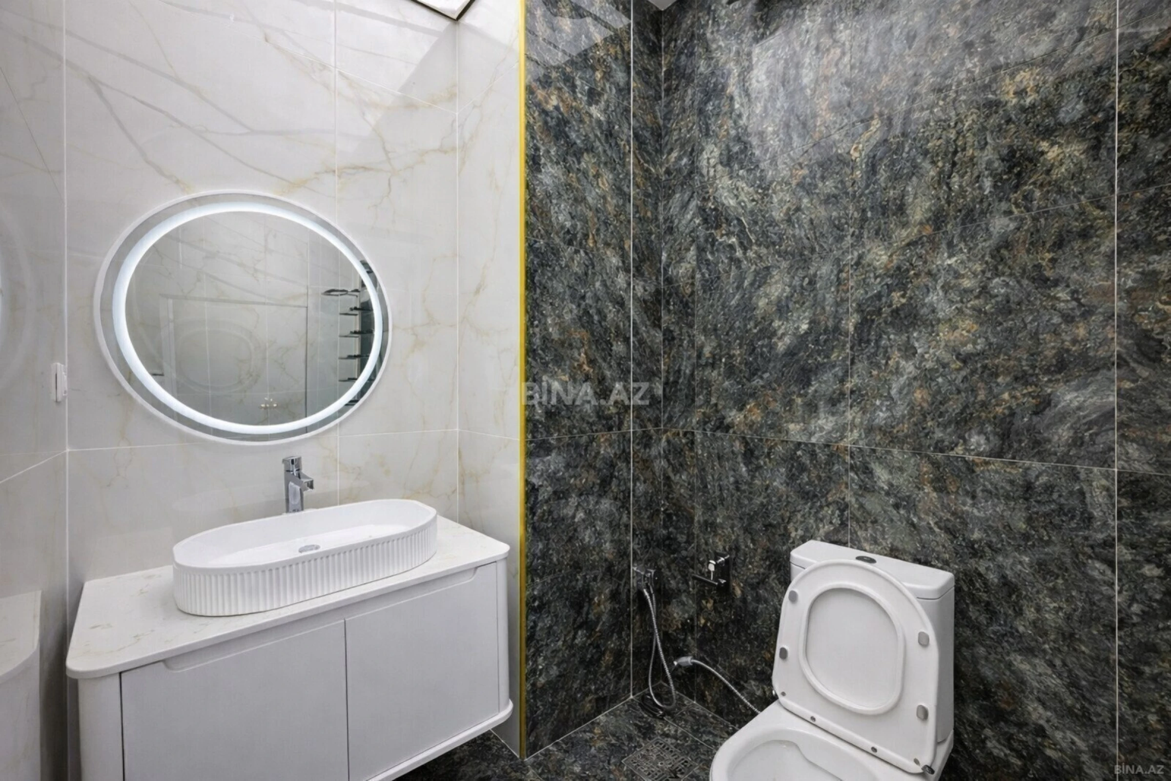 Satılır 3 otaqlı mənzil 126 m²