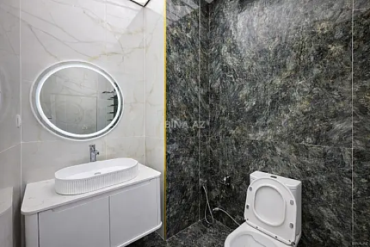 Satılır 3 otaqlı mənzil 126 m²