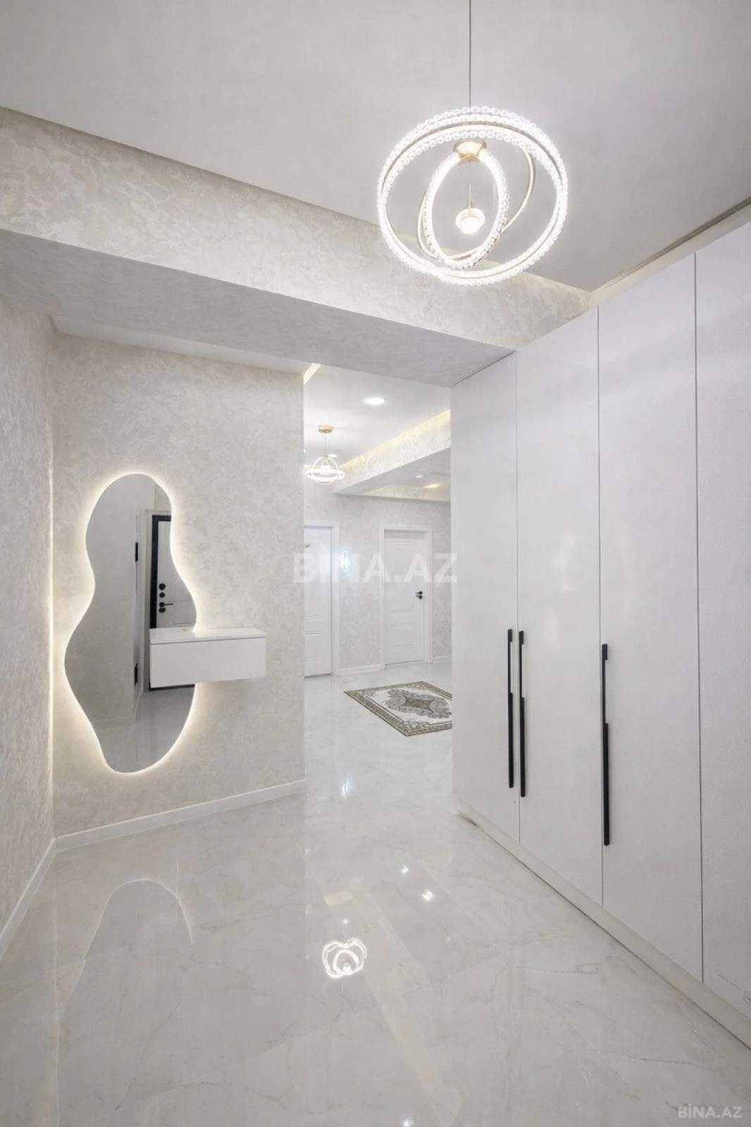 Satılır 3 otaqlı mənzil 126 m²