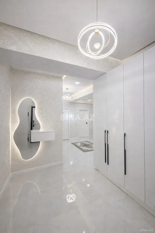 Satılır 3 otaqlı mənzil 126 m²