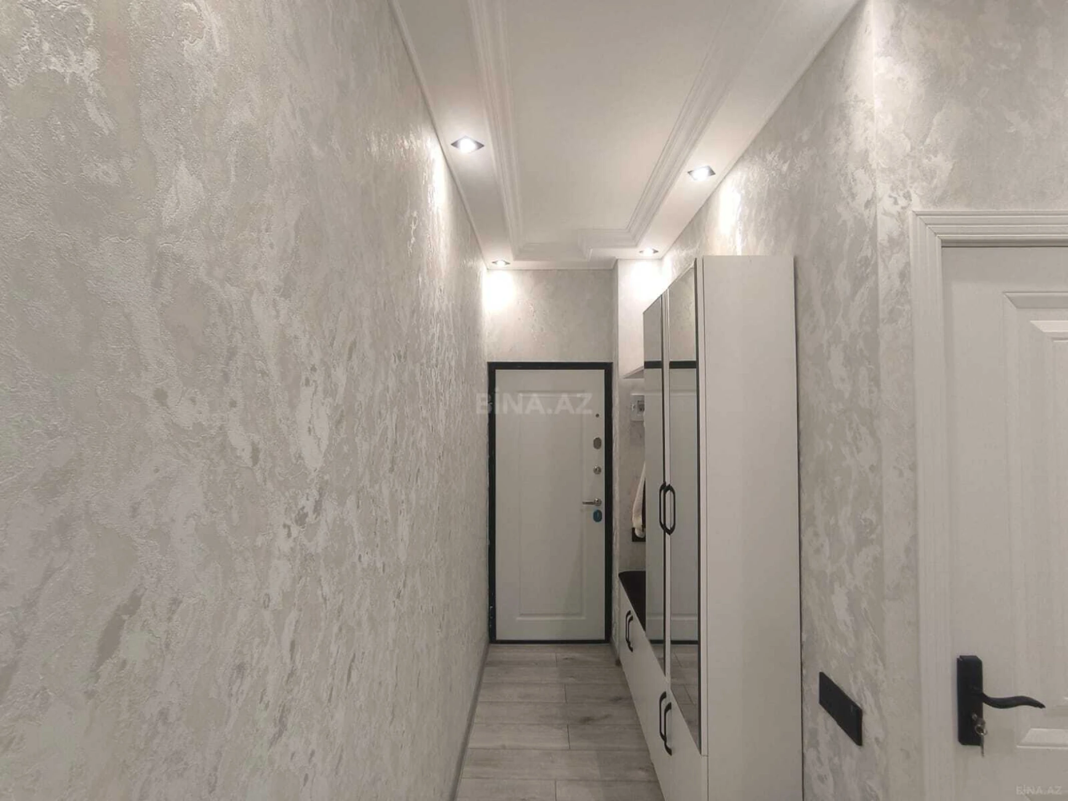 Satılır 2 otaqlı mənzil 47 m²