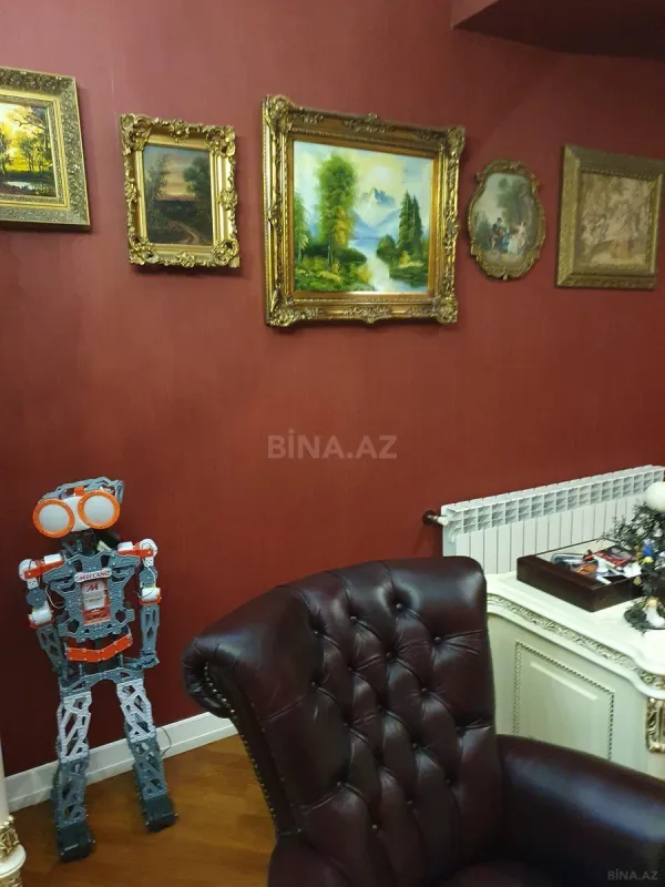 Satılır 5 otaqlı mənzil 330 m²