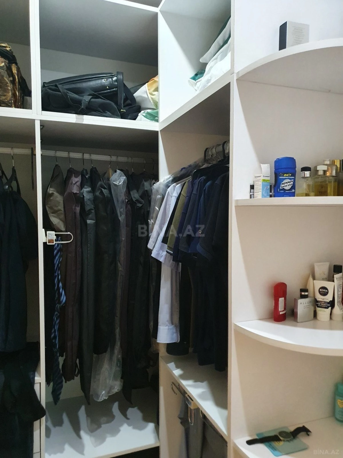 Satılır 5 otaqlı mənzil 330 m²