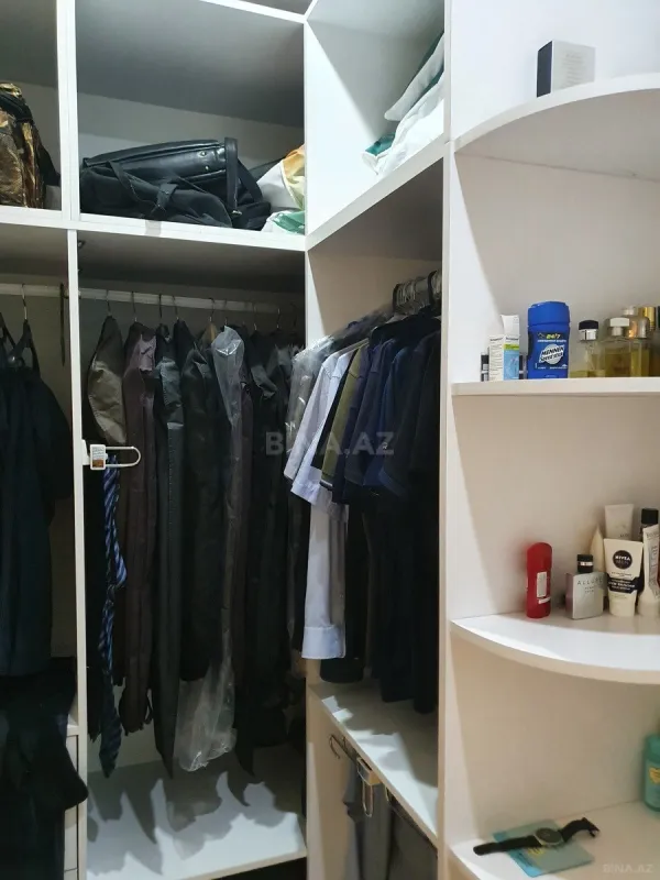 Satılır 5 otaqlı mənzil 330 m²