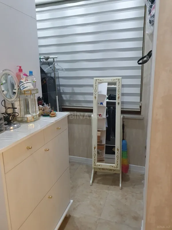 Satılır 5 otaqlı mənzil 330 m²
