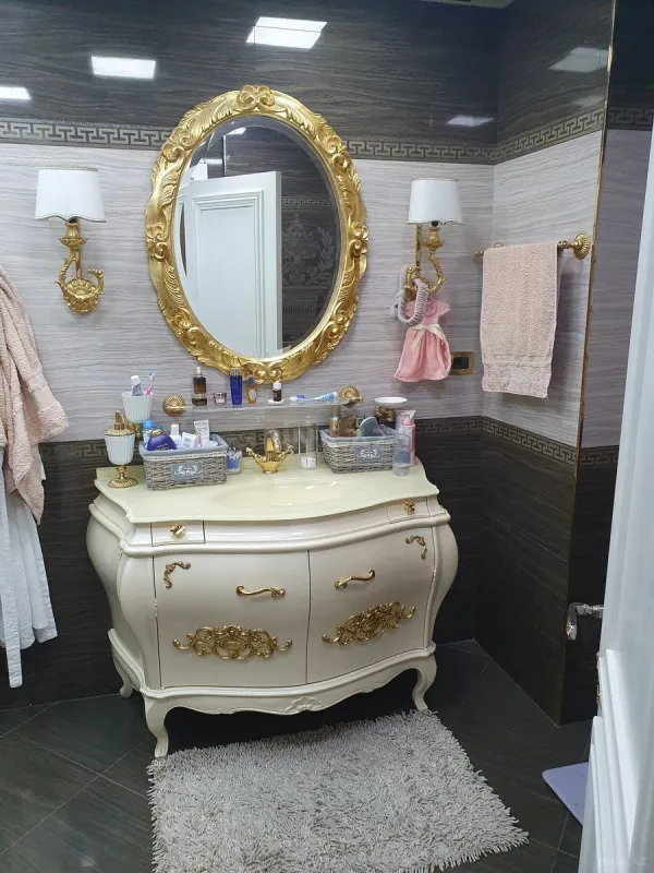 Satılır 5 otaqlı mənzil 330 m²