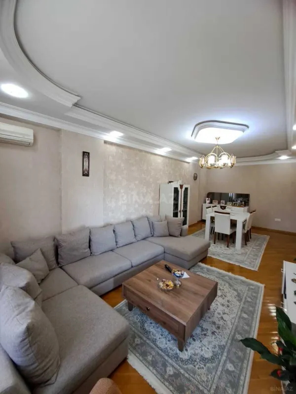 Satılır 4 otaqlı mənzil 161 m²