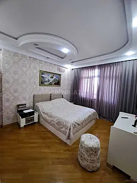 Satılır 4 otaqlı mənzil 161 m²