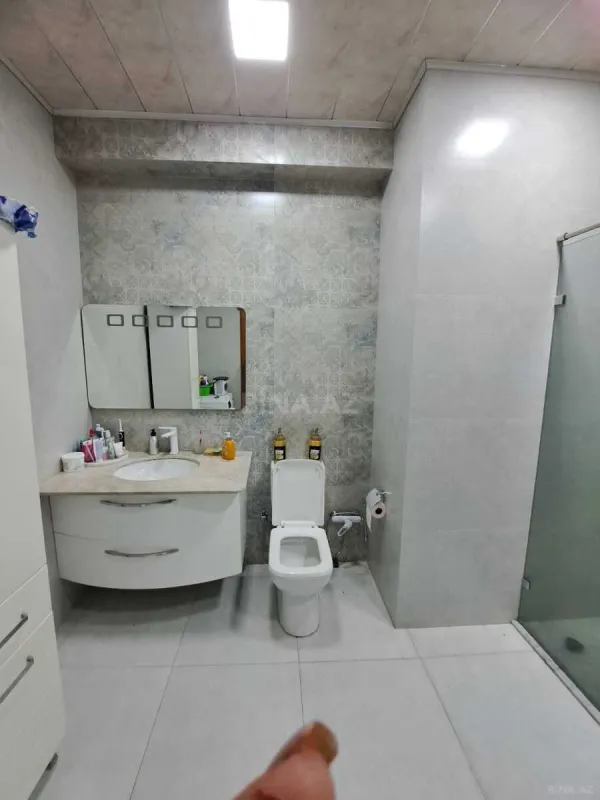 Satılır 4 otaqlı mənzil 161 m²