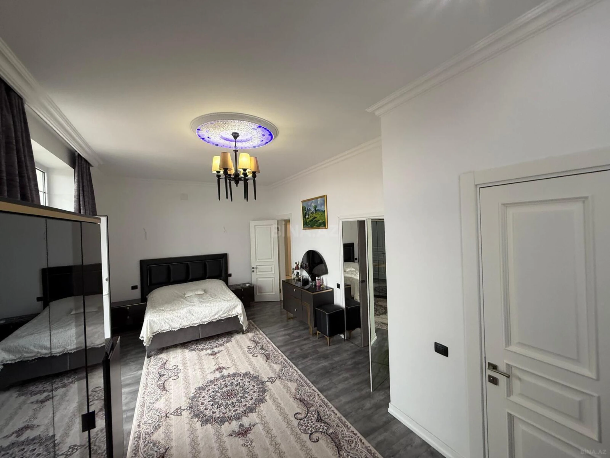 Satılır 7 otaqlı həyət evi 350 m²