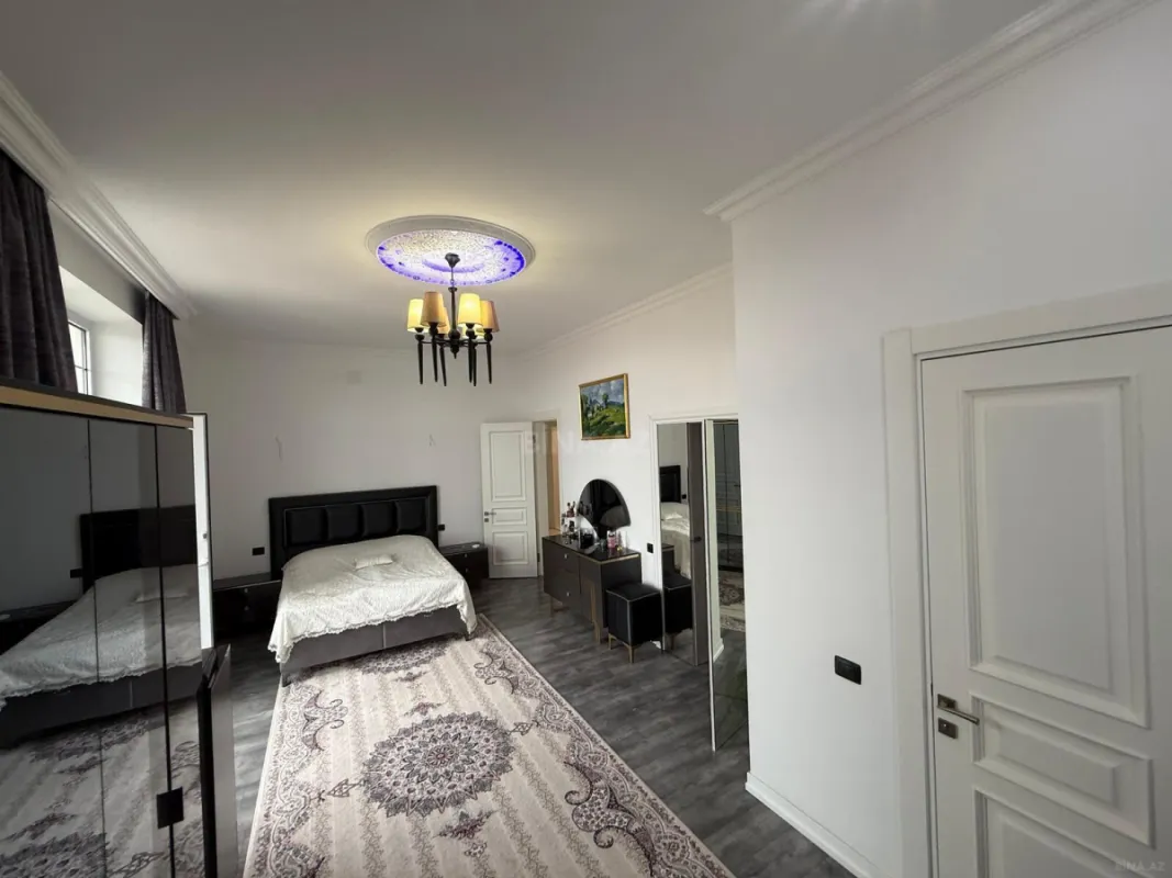 Satılır 7 otaqlı həyət evi 350 m²