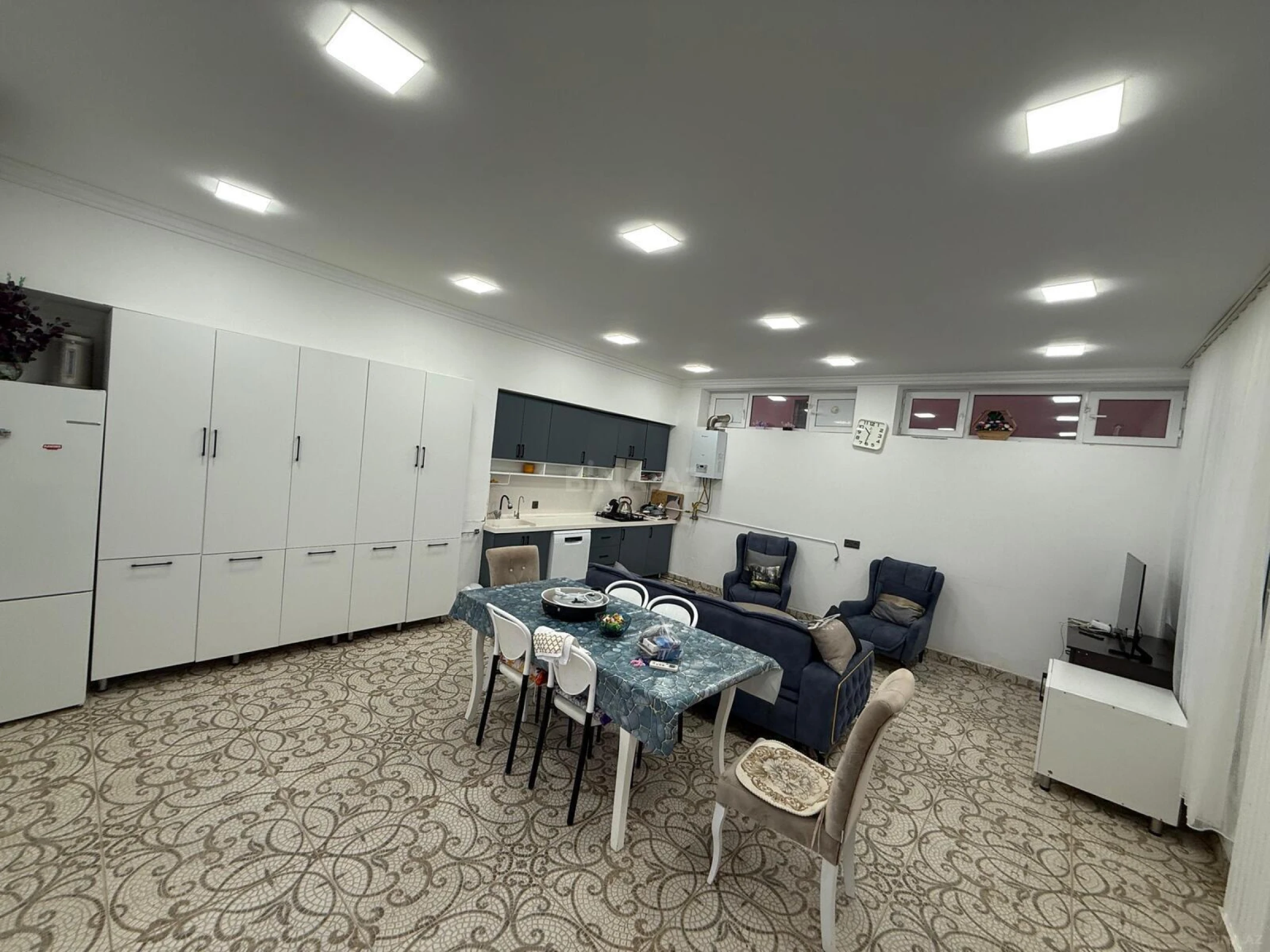 Satılır 7 otaqlı həyət evi 350 m²