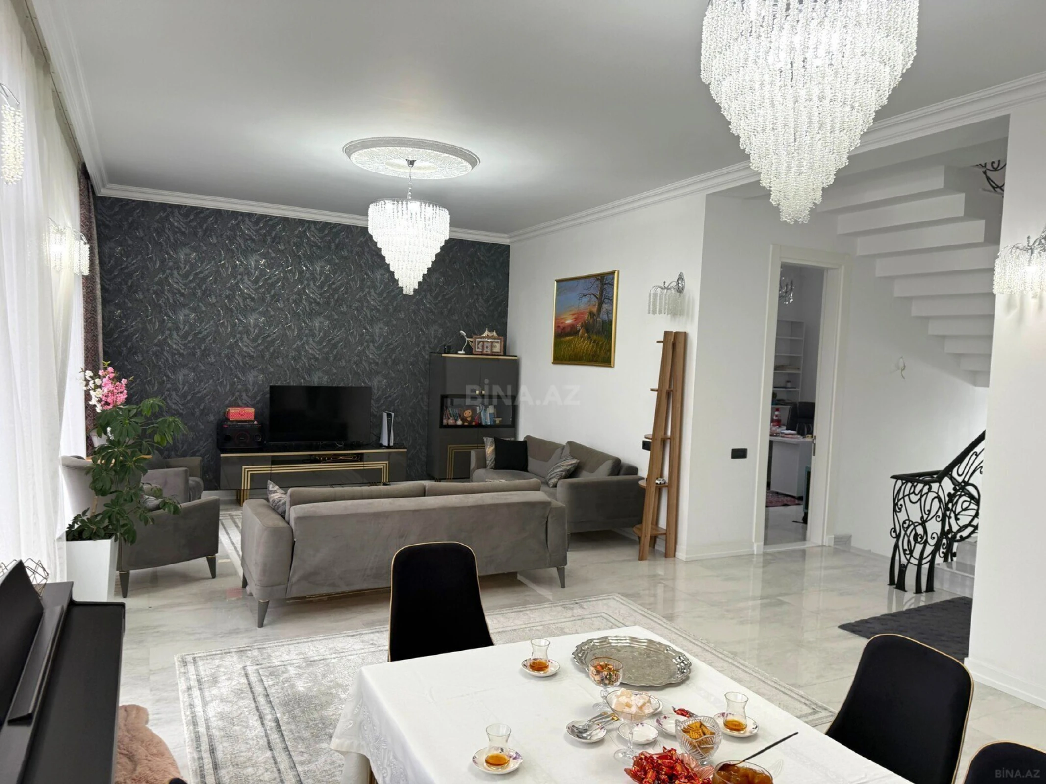 Satılır 7 otaqlı həyət evi 350 m²