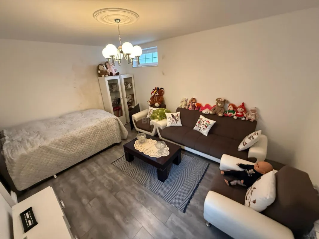 Satılır 7 otaqlı həyət evi 350 m²