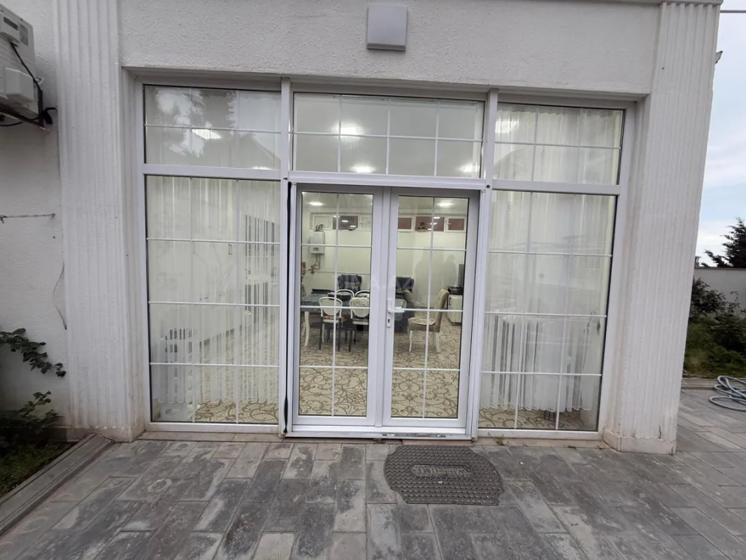 Satılır 7 otaqlı həyət evi 350 m²