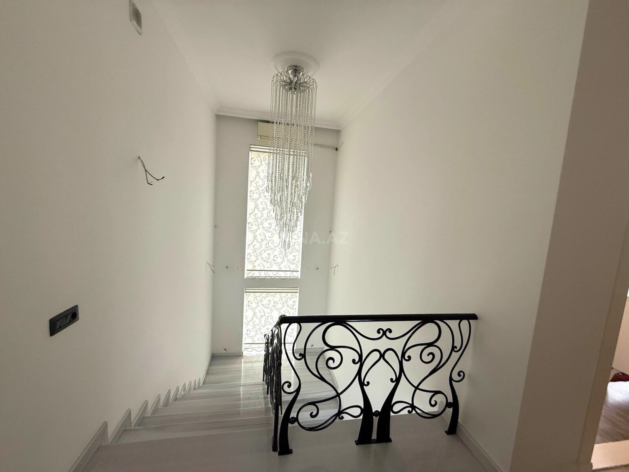 Satılır 7 otaqlı həyət evi 350 m²