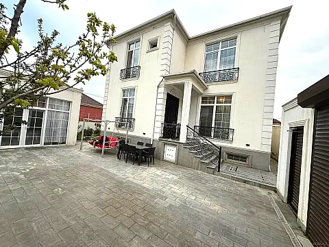 Satılır 7 otaqlı həyət evi 350 m²