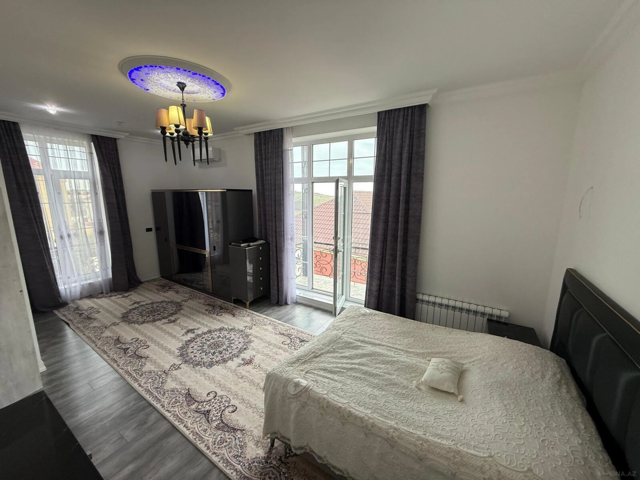 Satılır 7 otaqlı həyət evi 350 m²