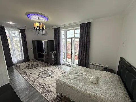 Satılır 7 otaqlı həyət evi 350 m²