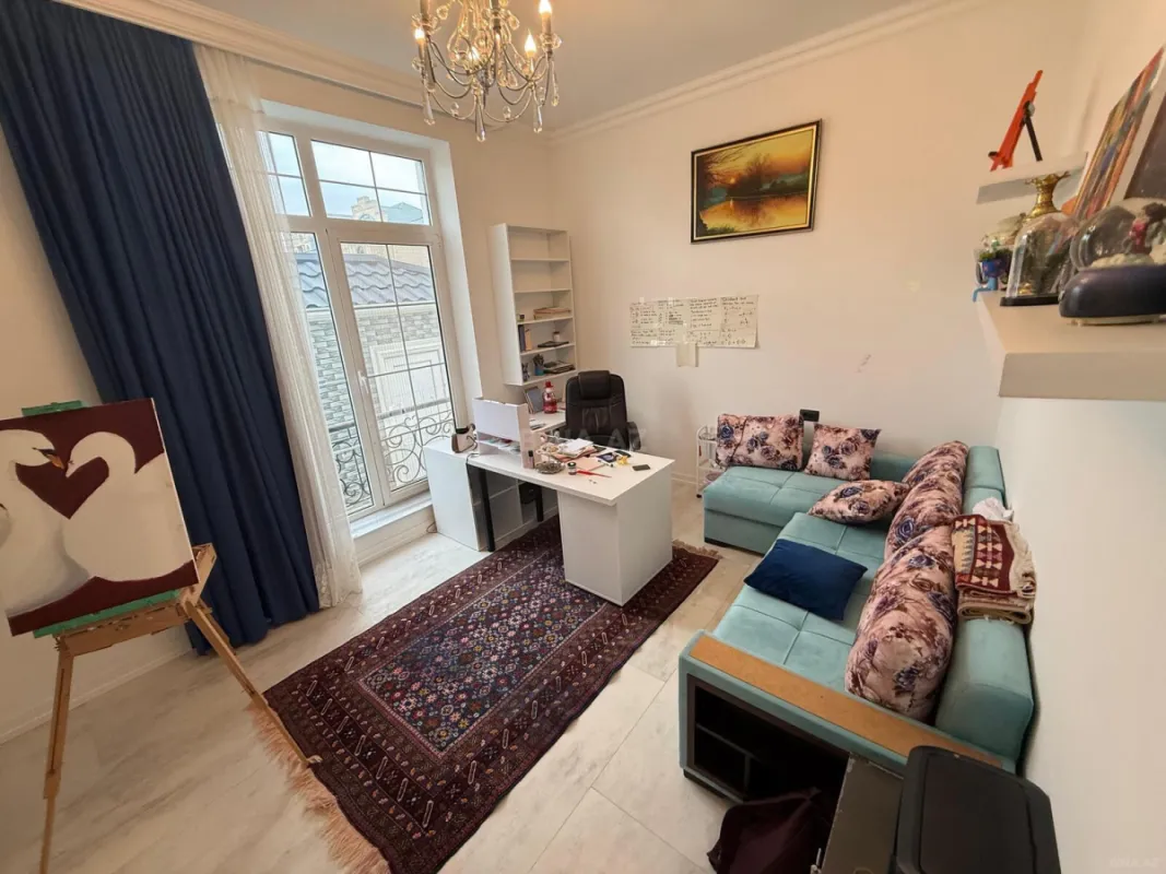 Satılır 7 otaqlı həyət evi 350 m²