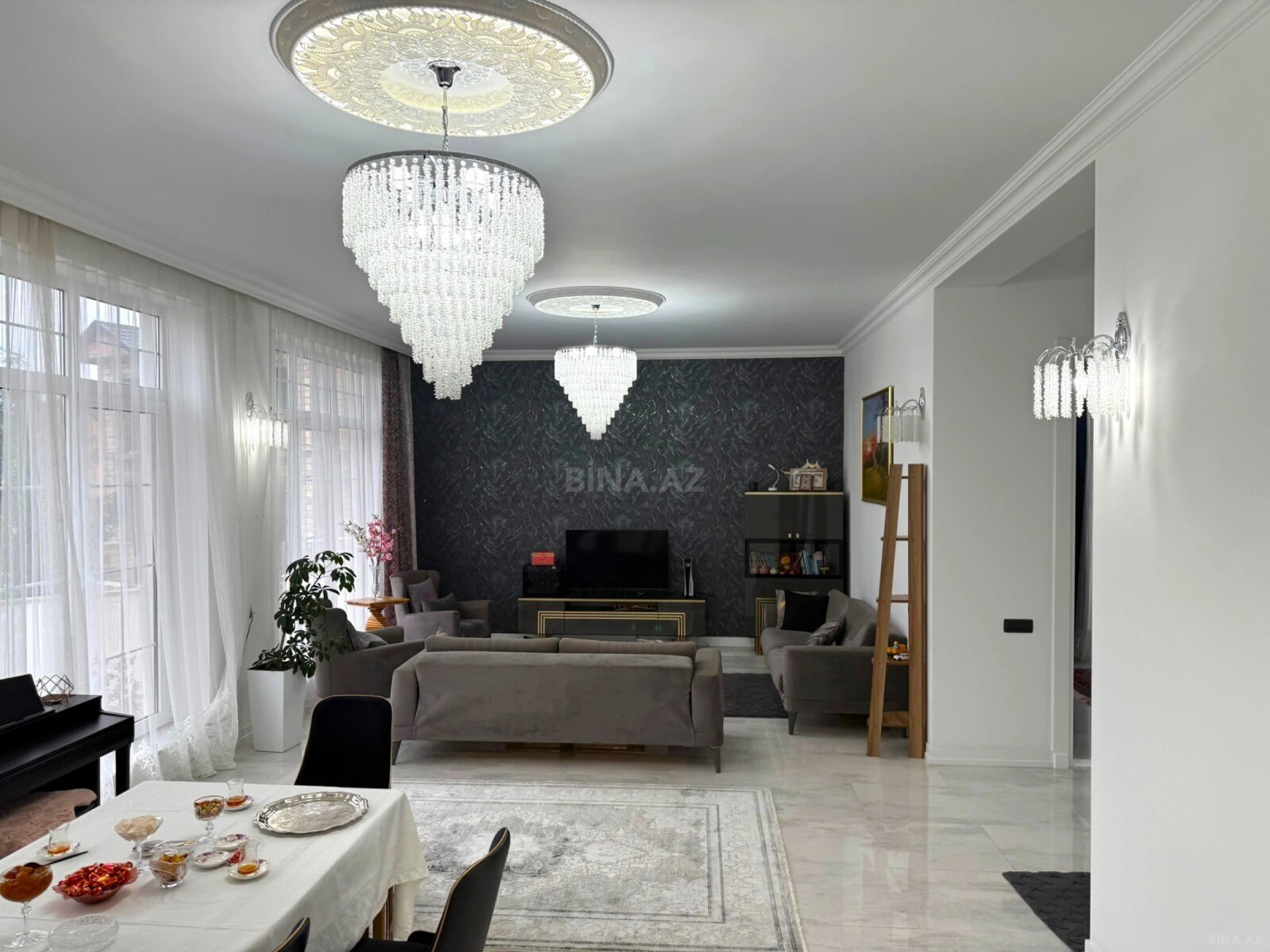 Satılır 7 otaqlı həyət evi 350 m²