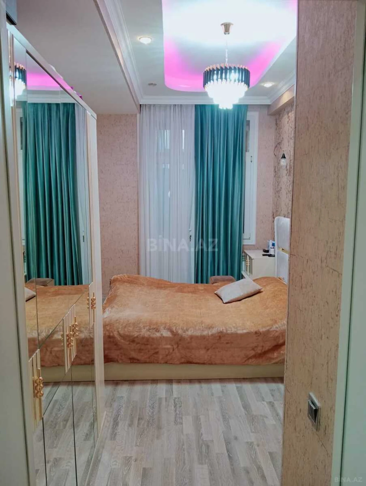 Satılır 2 otaqlı mənzil 65 m²