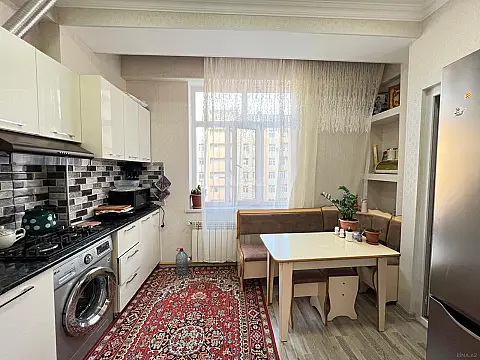 Satılır 2 otaqlı mənzil 65 m²